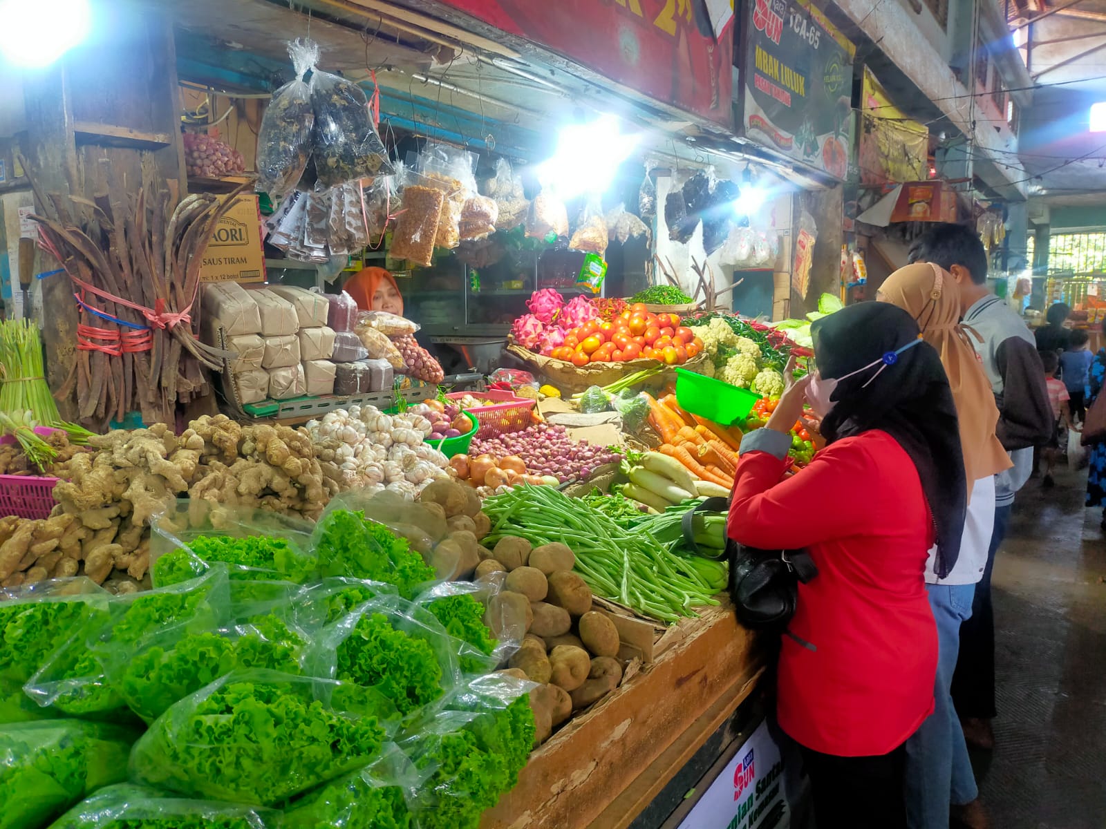 usai-lebaran-harga-cabai-rawit-turun-harga-bawang-merah-naik