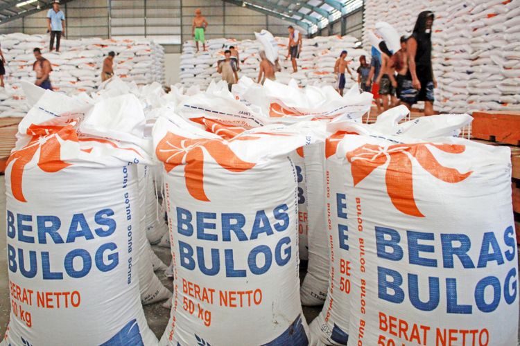 BULOG JEMBER SERAP 270 TON GABAH UNTUK BERAS PREMIUM