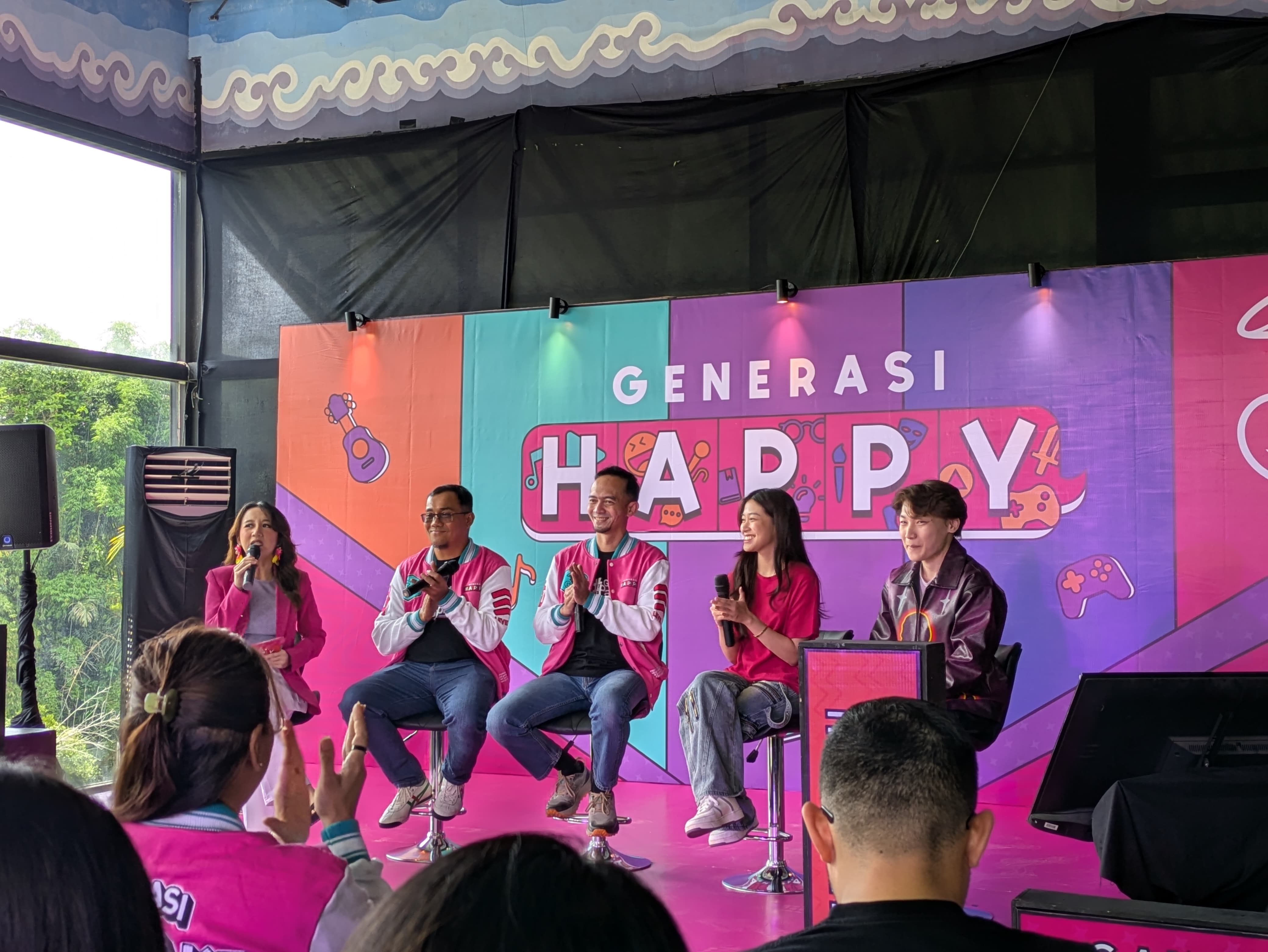 ajak-gen-z-maksimalkan-potensi-diri-di-era-digital-generasi-happy-tri-hadir-di-jember