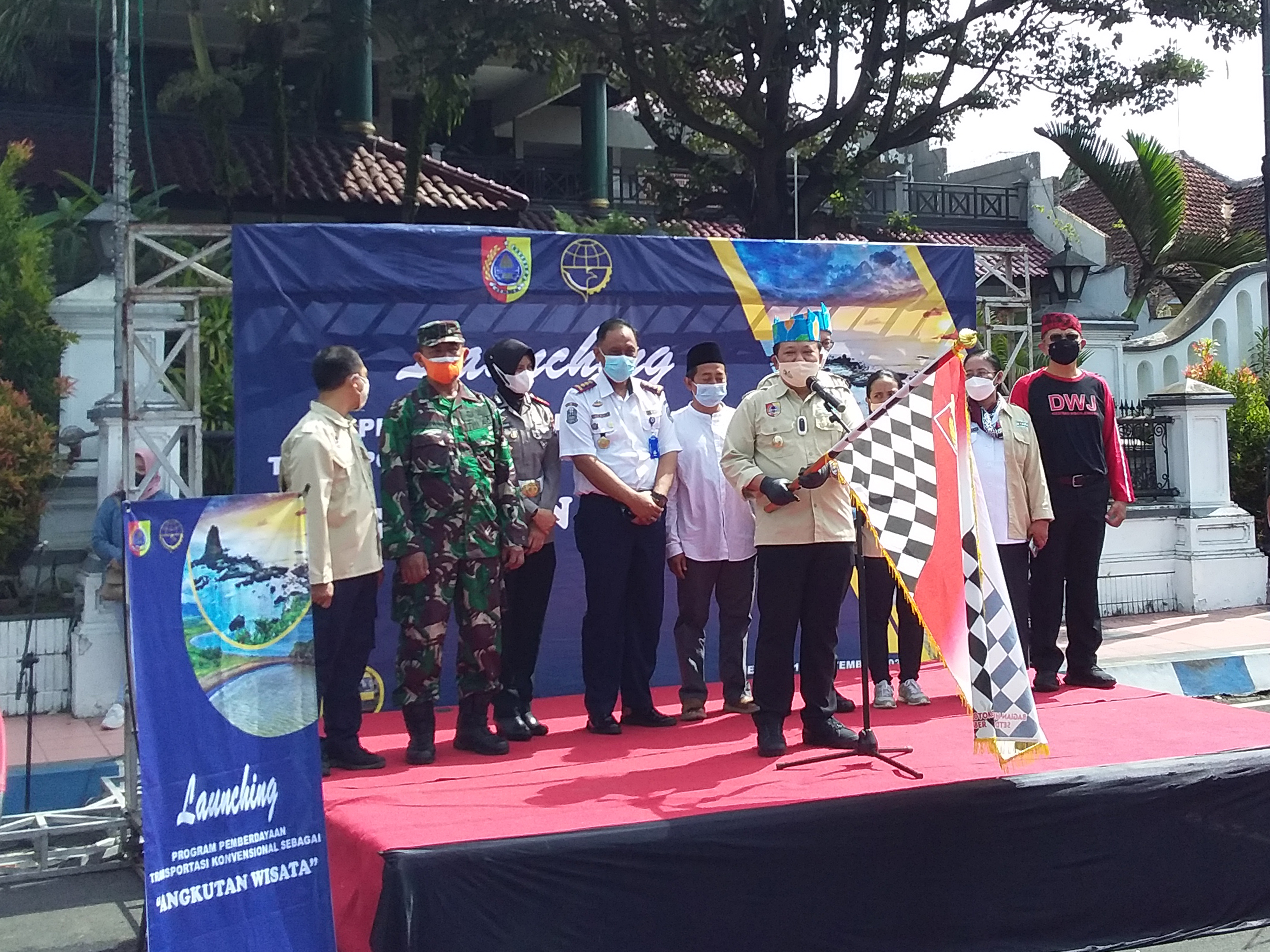 ANGKUTAN WISATA JEMBER, TEROBOSAN BARU UNTUK DUKUNG PARIWISATA LOKAL