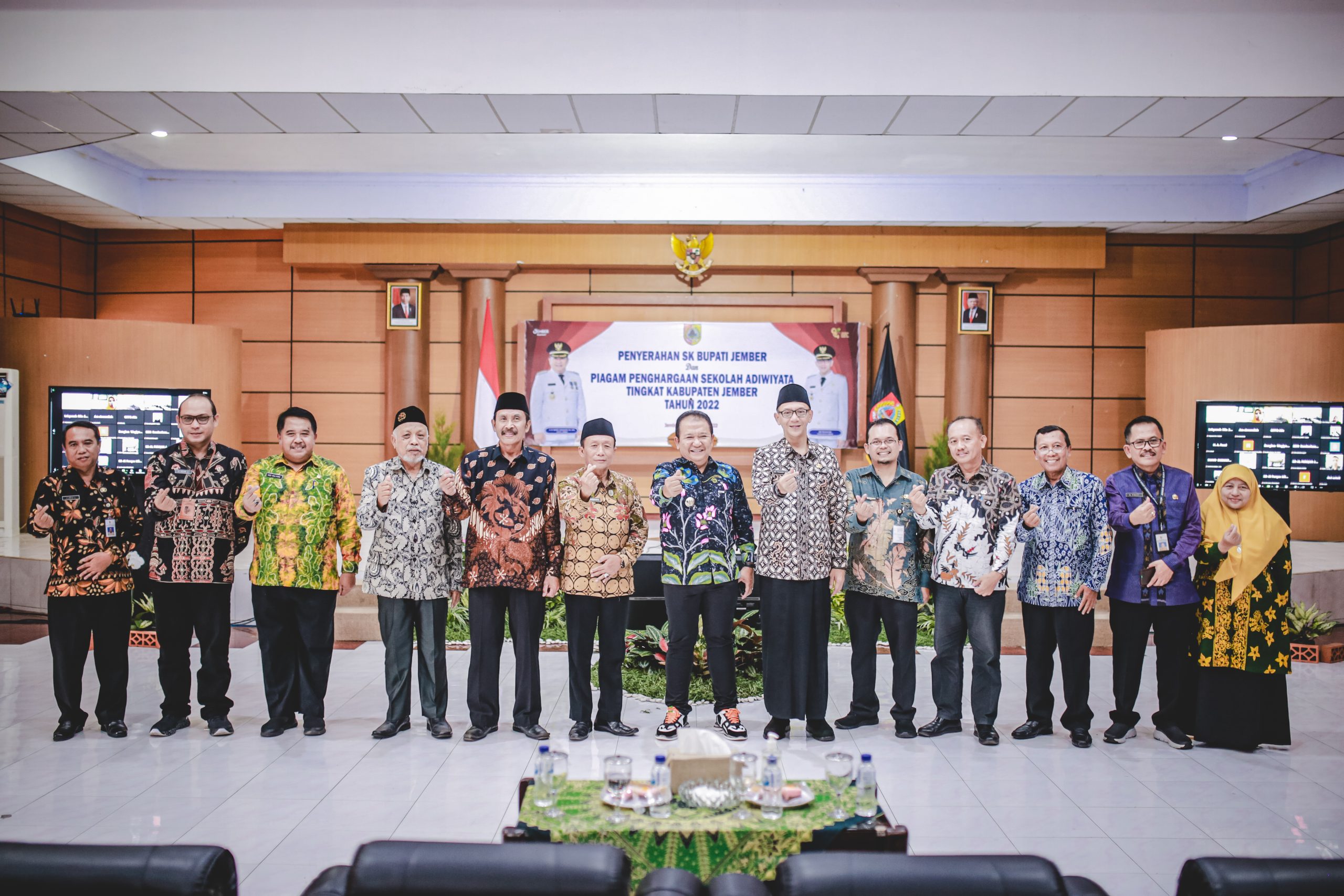 13 SEKOLAH BERBAGAI JENJANG DI JEMBER DAPAT PENGHARGAAN ADIWIYATA TINGKAT KABUPATEN