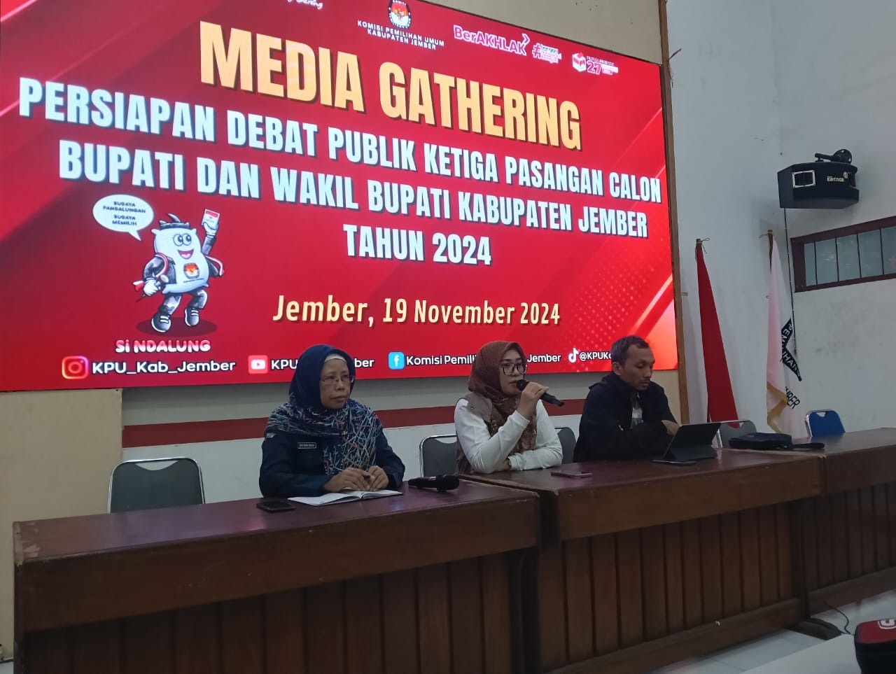 TINGKATKAN PARTISIPASI PEMILIH, KPU GELAR DEBAT KETIGA DI AKHIR MASA KAMPANYE