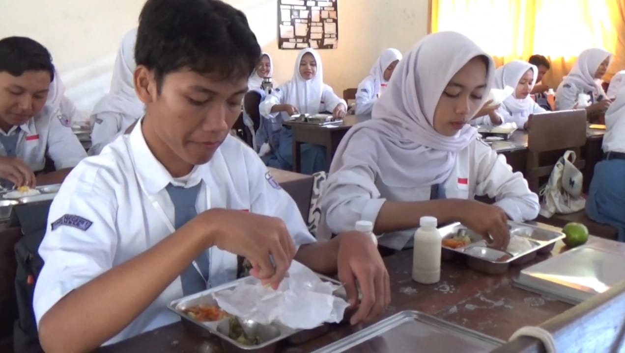 3 RIBU PAKET PROGRAM MAKANAN BERGIZI GRATIS PERTAMA DISALURKAN DI JEMBER