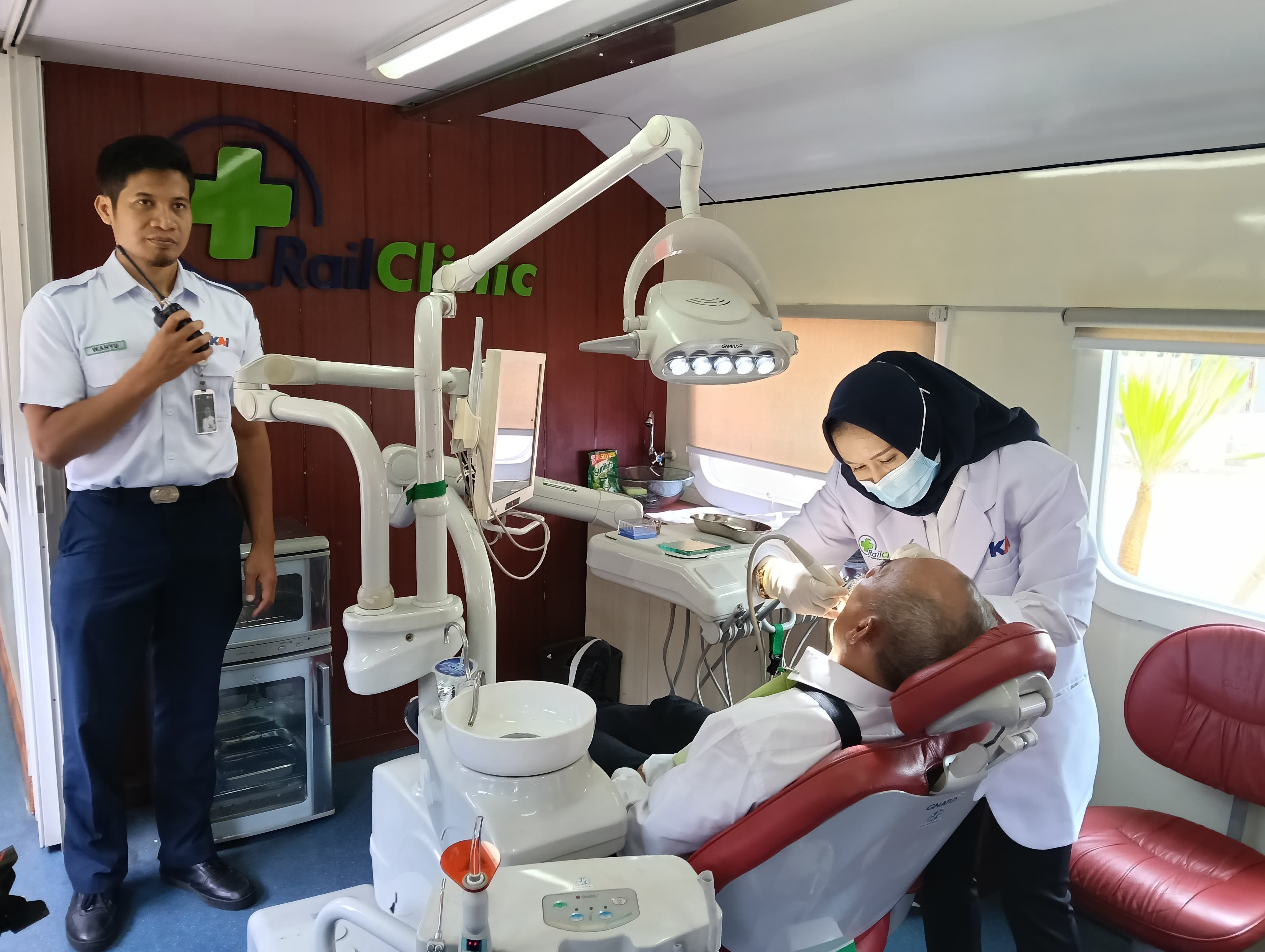 penumpang-bisa-dapatkan-layanan-kesehatan-gratis-di-kereta-rail-clinic