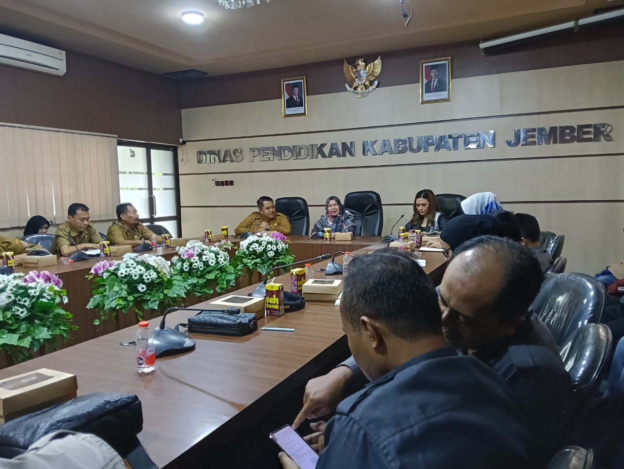 pesan-komisi-d-dprd-jember-adab-lebih-penting-dari-ilmu