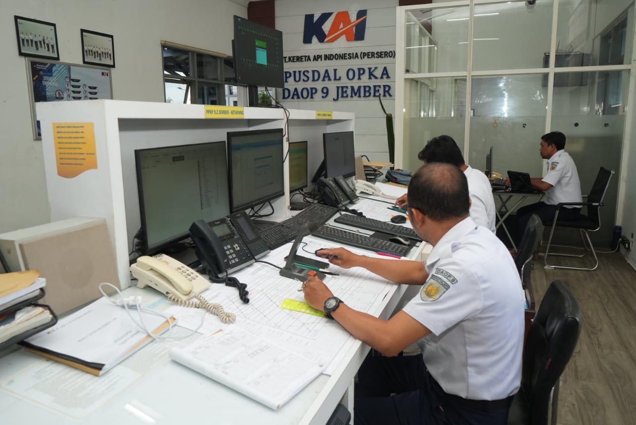 kai-daop-9-jember-cetak-rekor-100-tepat-waktu-tak-ada-kereta-telat-sepanjang-september