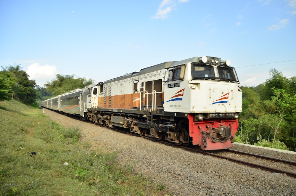 pt-kai-daop-9-luncurkan-rute-baru-kereta-api-jember-jakarta-tanpa-transit-nama-keretanya-sangat-familiar