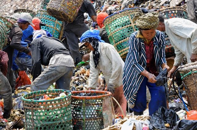 KADINDOS JEMBER: PENDUDUK MISKIN DI JEMBER MENINGKAT KARENA STANDAR KEMISKINAN OLEH PEMERINTAH PUSAT NAI