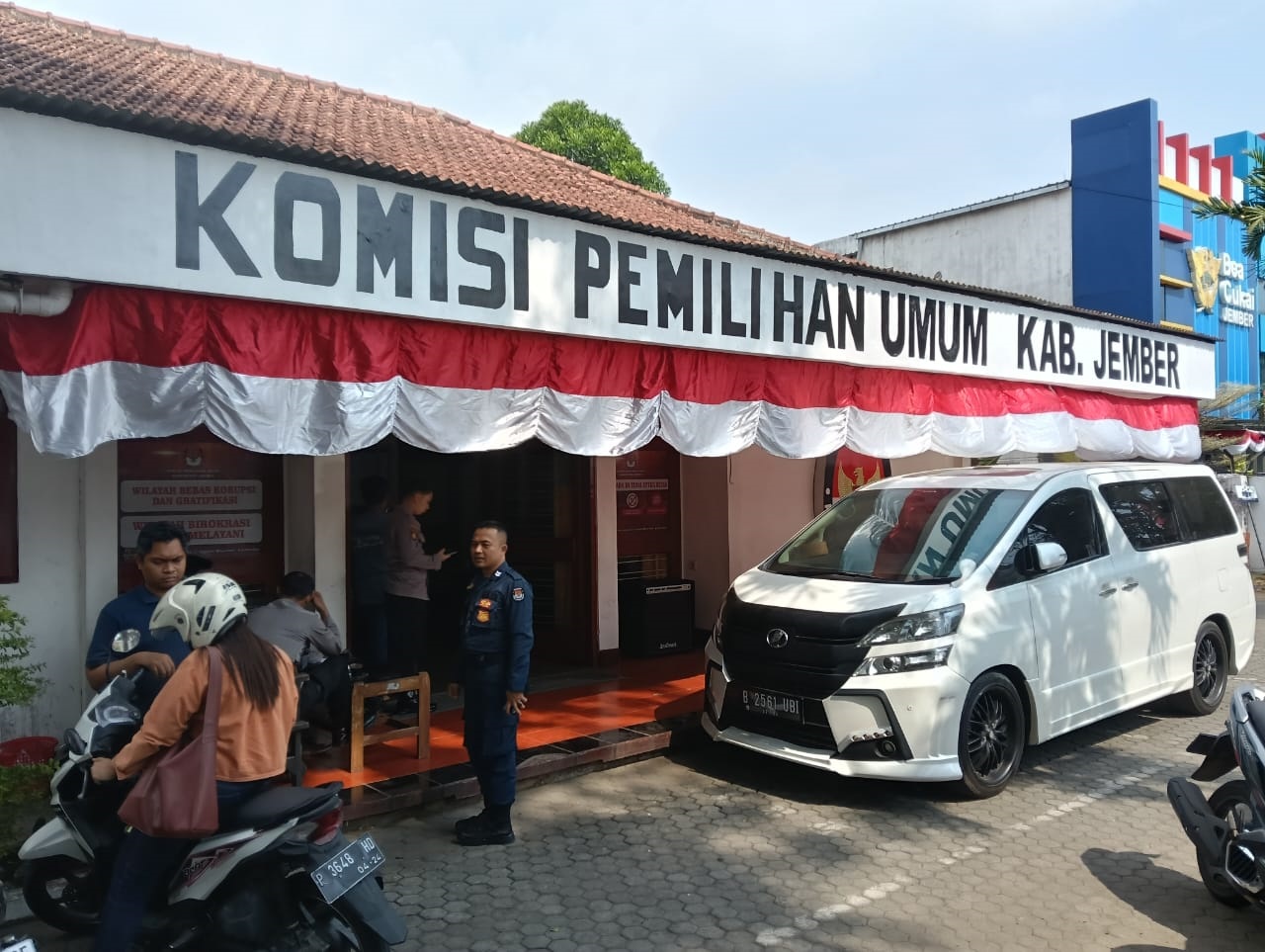 KPU JEMBER TETAPKAN DUA PASLON CAKADA, PETAHANA WAJIB CUTI SAAT KAMPANYE