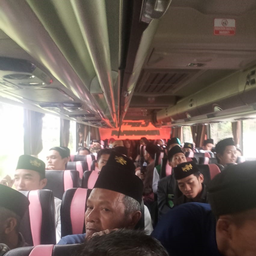 lebih-dari-7000-warga-nu-jember-berangkat-ke-puncak-acara-perayaan-satu-abad-nu-di-sidoarjo