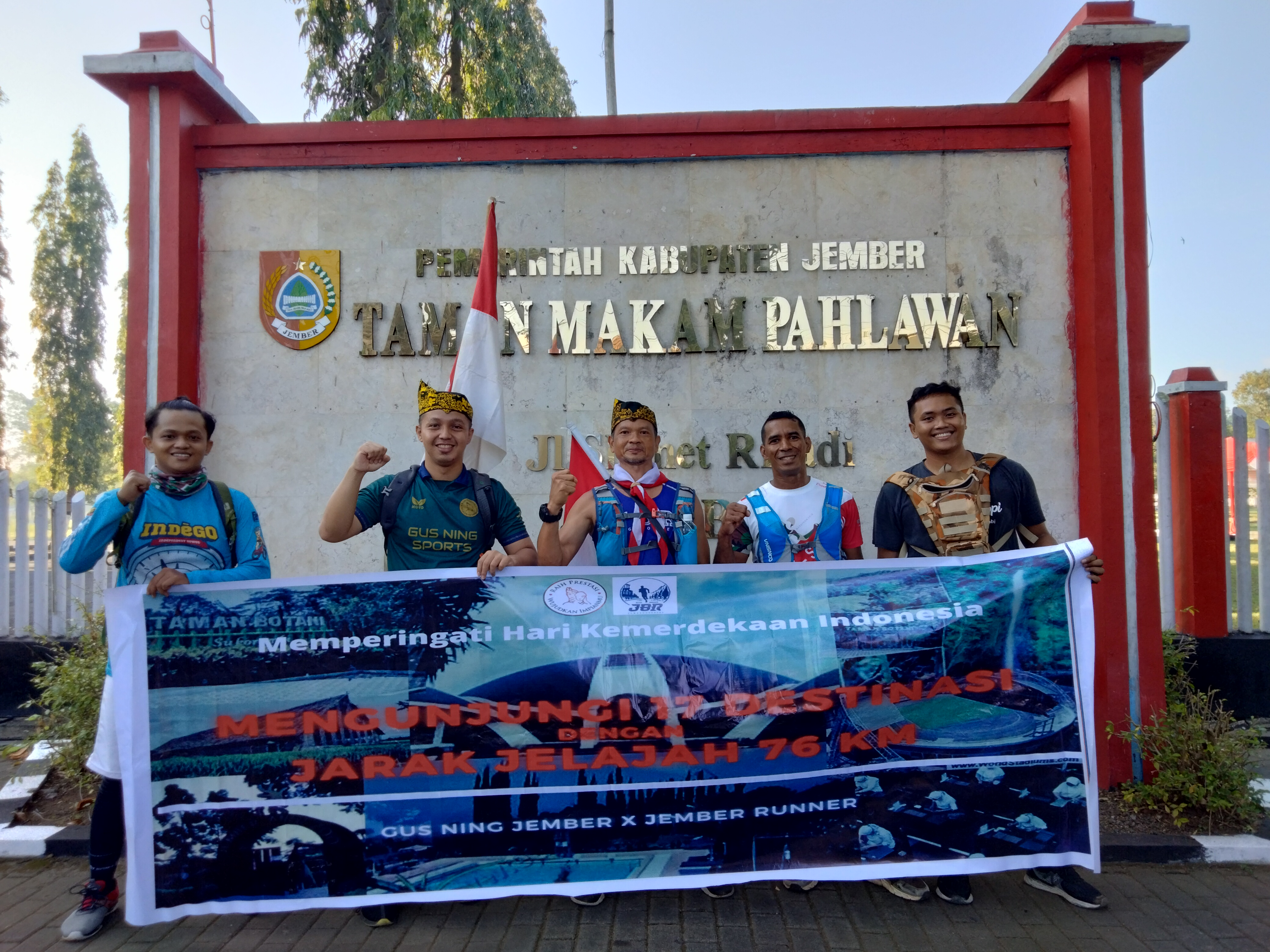 beberapa-komunitas-di-jember-peringati-kemerdekaan-ri-dengan-berlari-sejauh-76-km