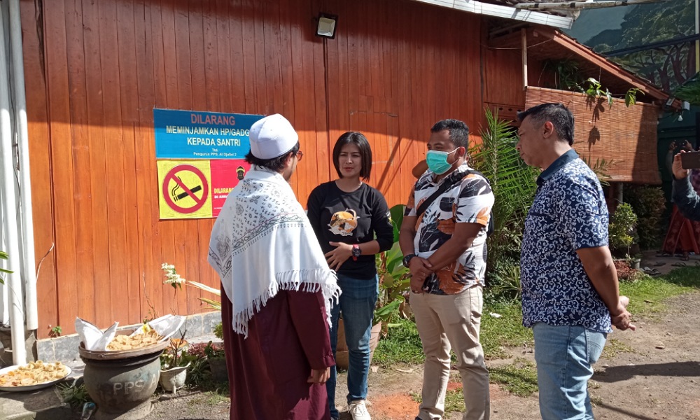 15 SANTRIWATI DIDUGA KORBAN PENCABULAN KIAI DI JEMBER MELAKUKAN VISUM