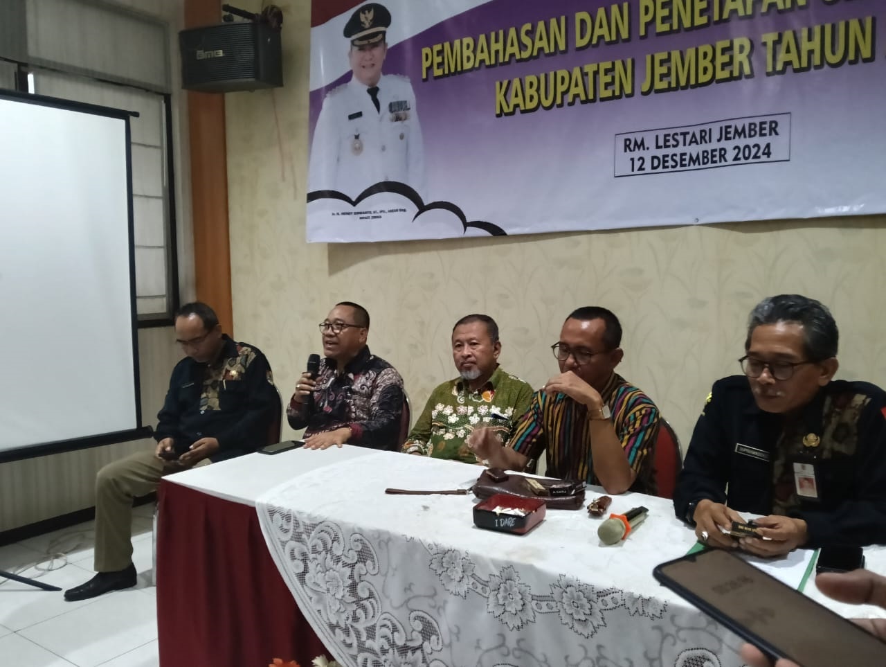 pengusaha-mengaku-berat-upah-buruh-naik-65-persen