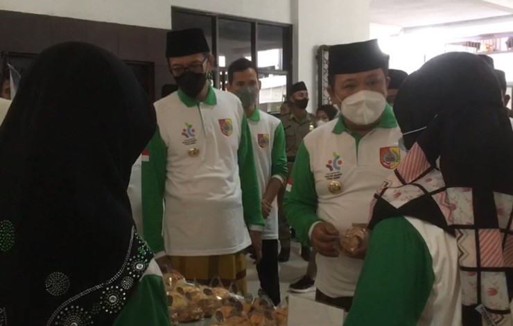 PERINGATI HARI SANTRI NASIONAL, BUPATI JEMBER BERHARAP SAAT KELUAR PONDOK SANTRI BISA MENJADI WIRAUSAHAWAN