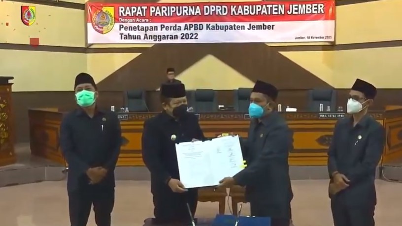 DPRD JEMBER SETUJUI RAPBD 2022, BUPATI SEGERA AJUKAN KE GUBERNUR