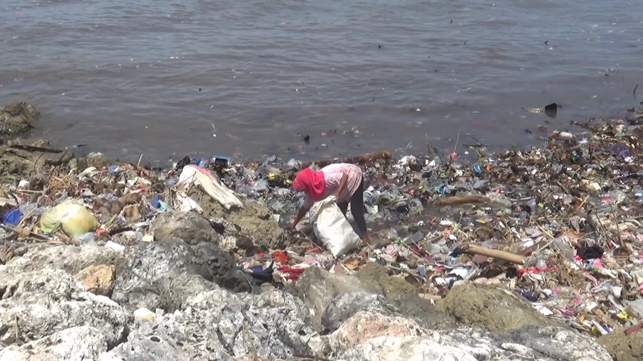 KURANGI SAMPAH PLASTIK, DLH JEMBER WACANAKAN GREEN PROTOCOL