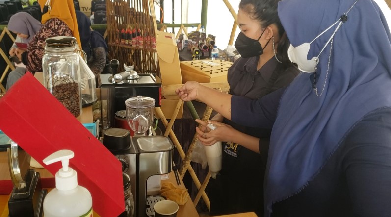 perempuan-putus-sekolah-di-jember-dilatih-jadi-barista