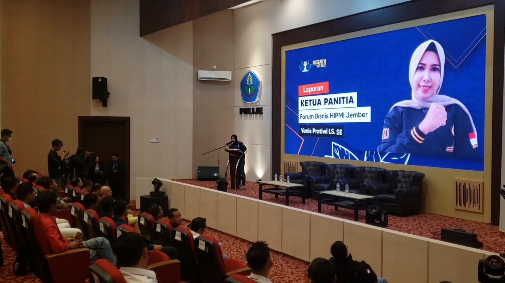 FORUM BISNIS HIPMI JEMBER OPTIMISTIS RESESI 2023 TAK BERDAMPAK DI JEMBER