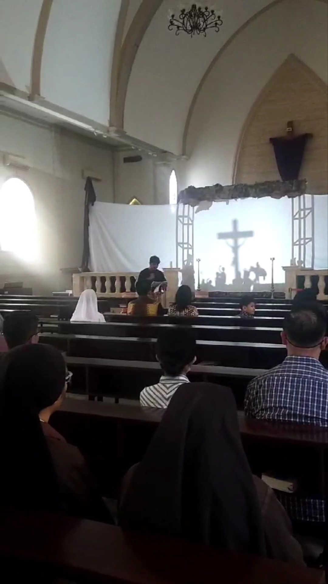 GEREJA KATOLIK SANTO YUSUP JEMBER, MAKNAI PERINGATAN WAFATNYA YESUS KRISTUS DENGAN MENGGELAR IBADAT TUJUH SABDA YESUS