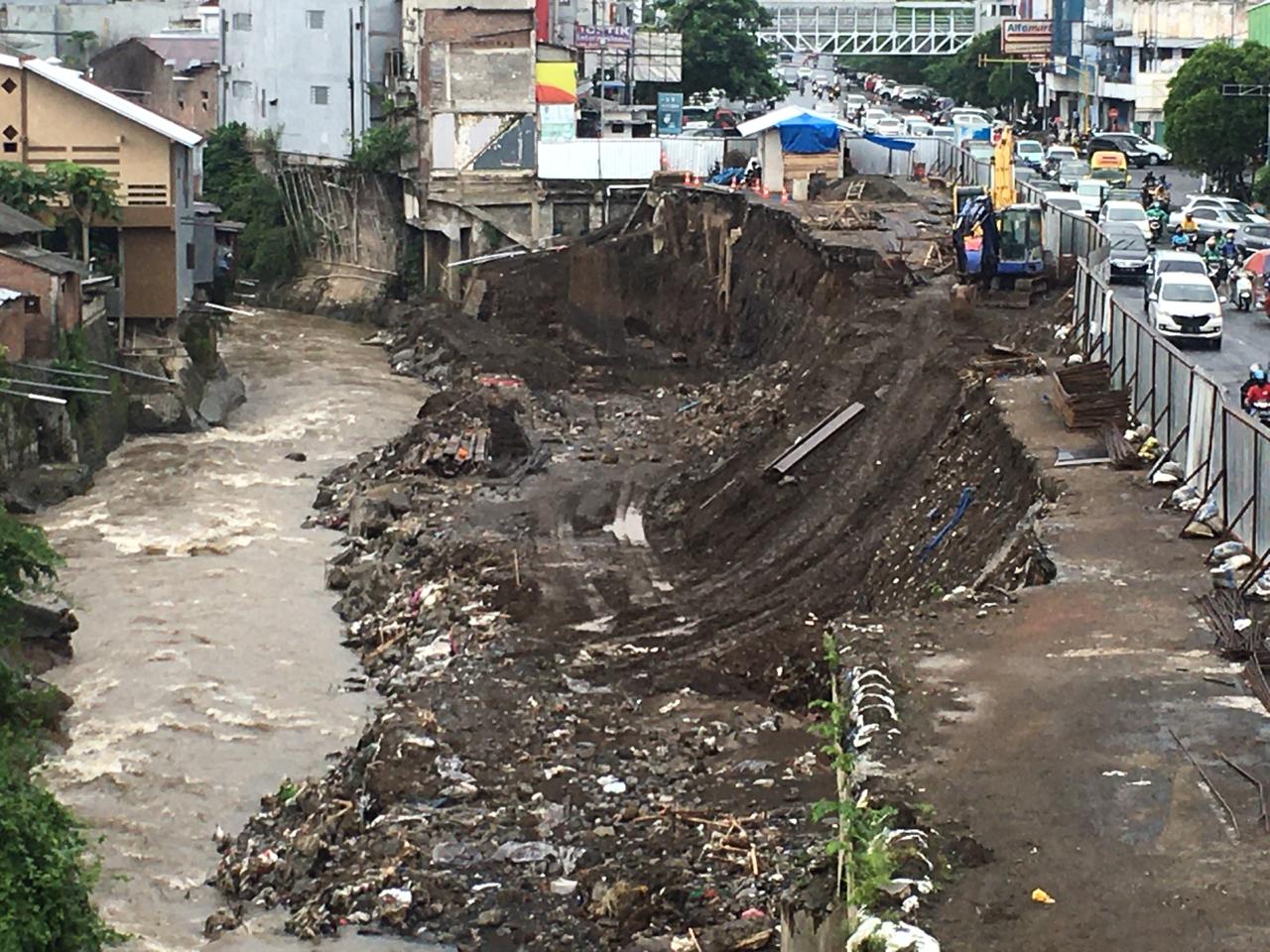 PENGERJAAN JALAN SULTAN AGUNG JEMBER DIPERKIRAKAN CAPAI 25 PERSEN