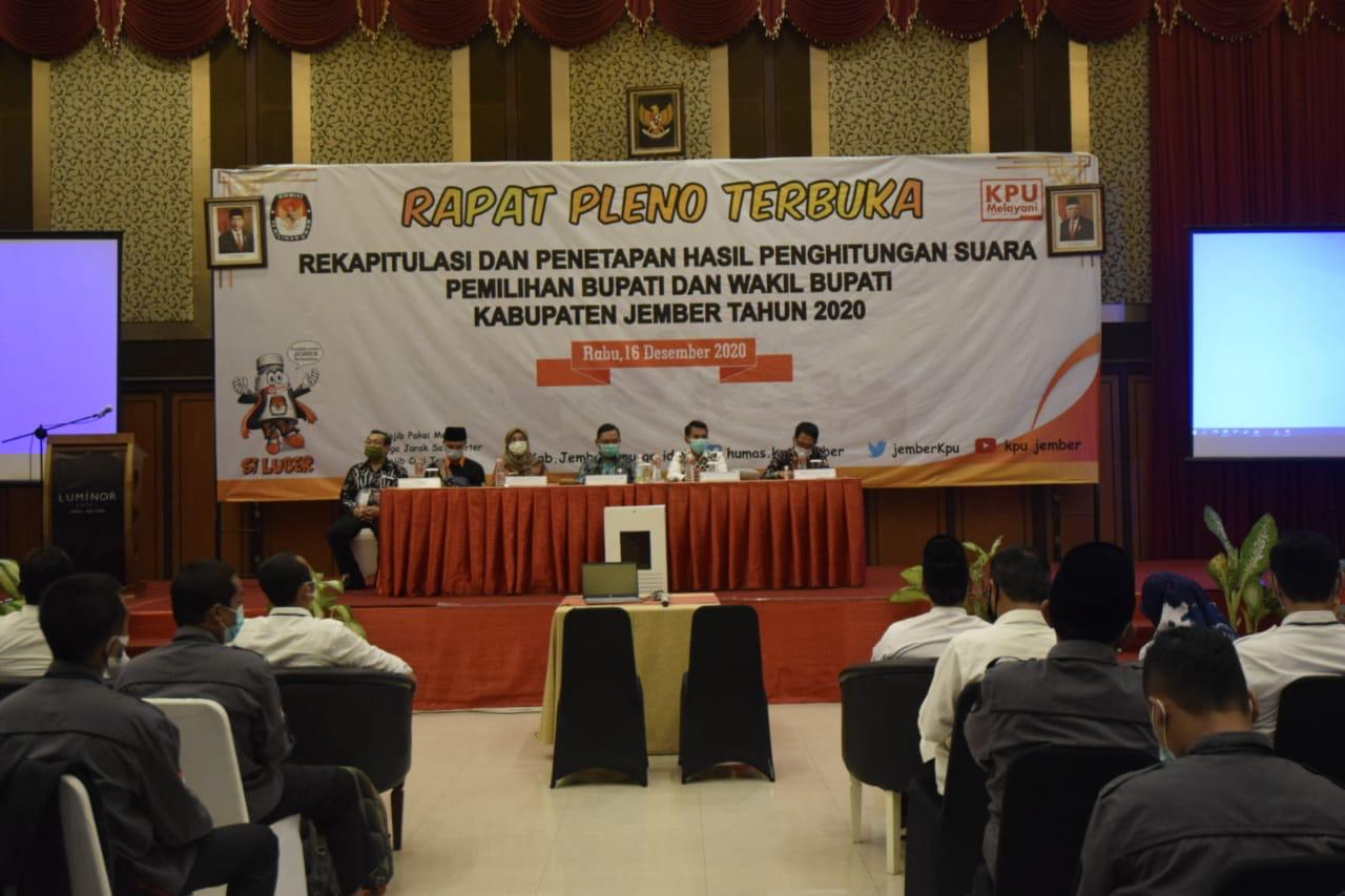 REKAPITULASI HASIL PENGHITUNGAN SUARA PILKADA JEMBER 2020 TINGKAT KABUPATEN TAK RAMPUNG SEHARI