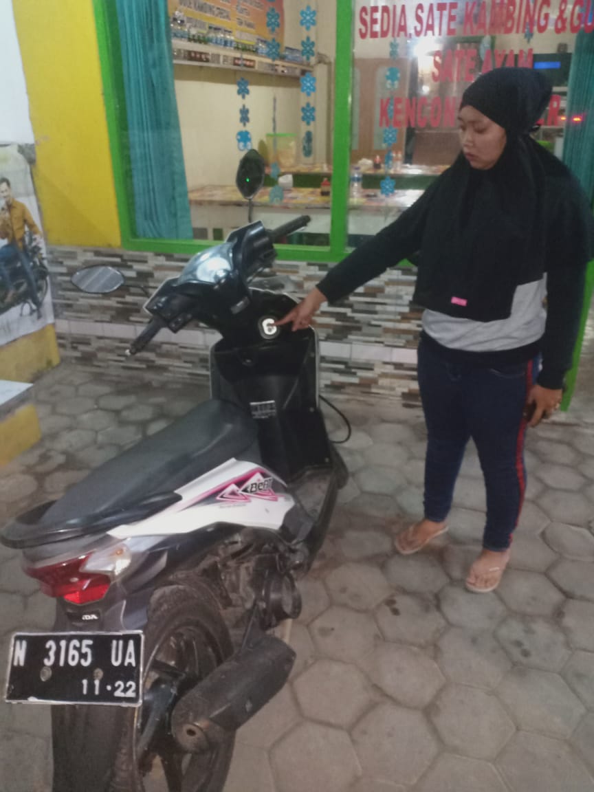 MOTOR KARYAWAN TOKO SELULAR DI KENCONG, DIBOBOL PENCURI