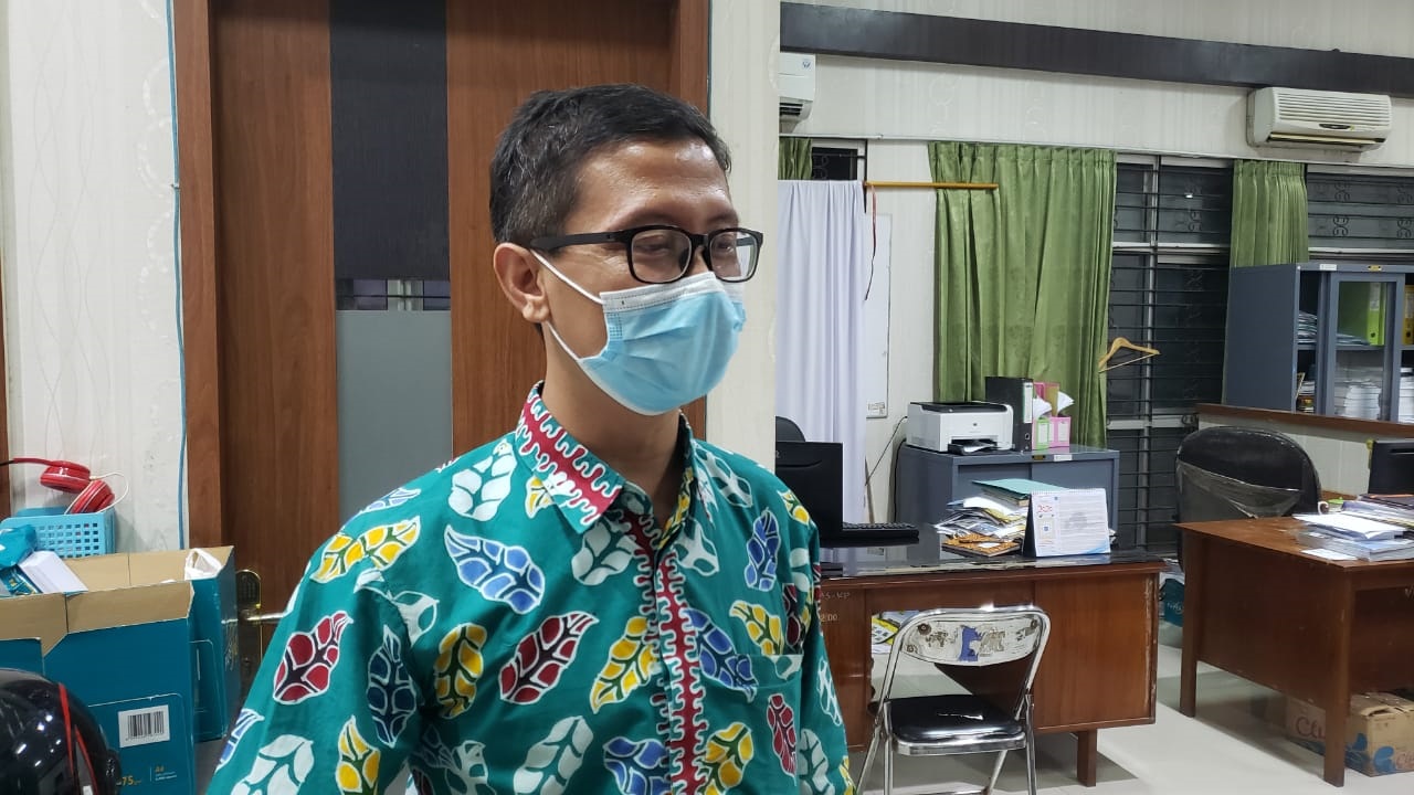 BANYAK DESAKAN PENAHANAN DAN PEMECATAN, UNEJ KLARIFIKASI STATUS BEBAS TUGAS DOSEN R-H