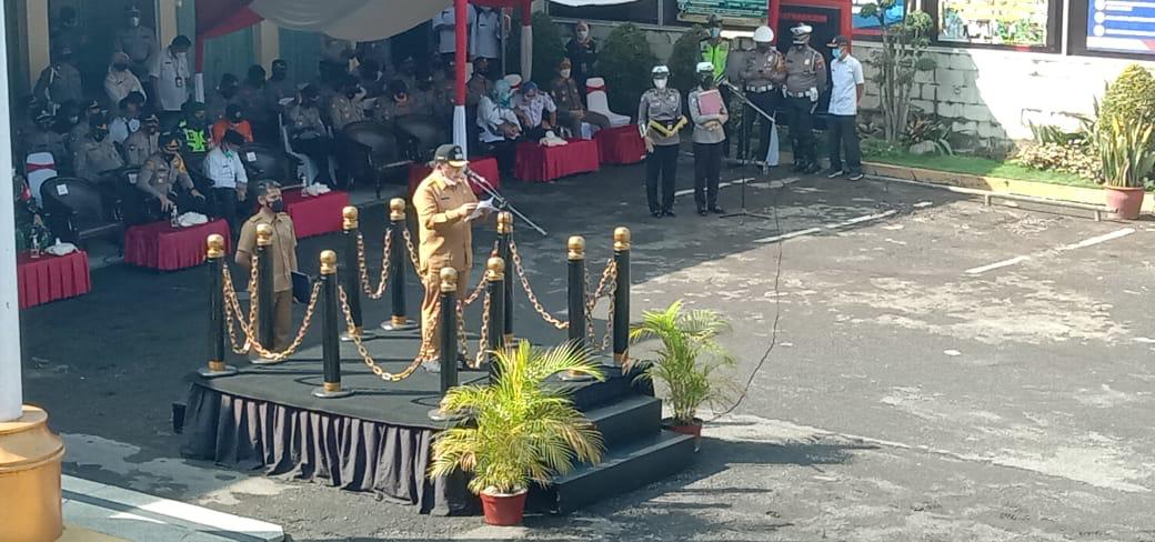 BUPATI JEMBER MINTA PEMILIK PUSAT PERBELANJAAN SEDIAKAN TEMPAT BERNAUNG DI LUAR GEDUNG BAGI PENGUNJUNG