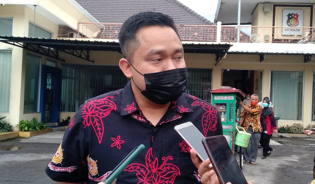 GELEDAH KANTOR PEMKAB JEMBER, SATRESKRIM POLRES JEMBER BELUM TETAPKAN TERSANGKA KASUS DUGAAN KORUPSI PASAR BALUNG KULON