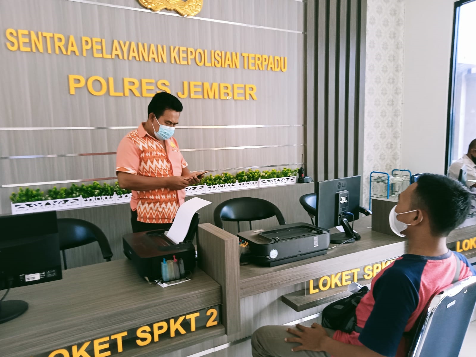 tergiur-sms-hadiah-agustusan-pemuda-di-gumukmas-jadi-korban-penipuan