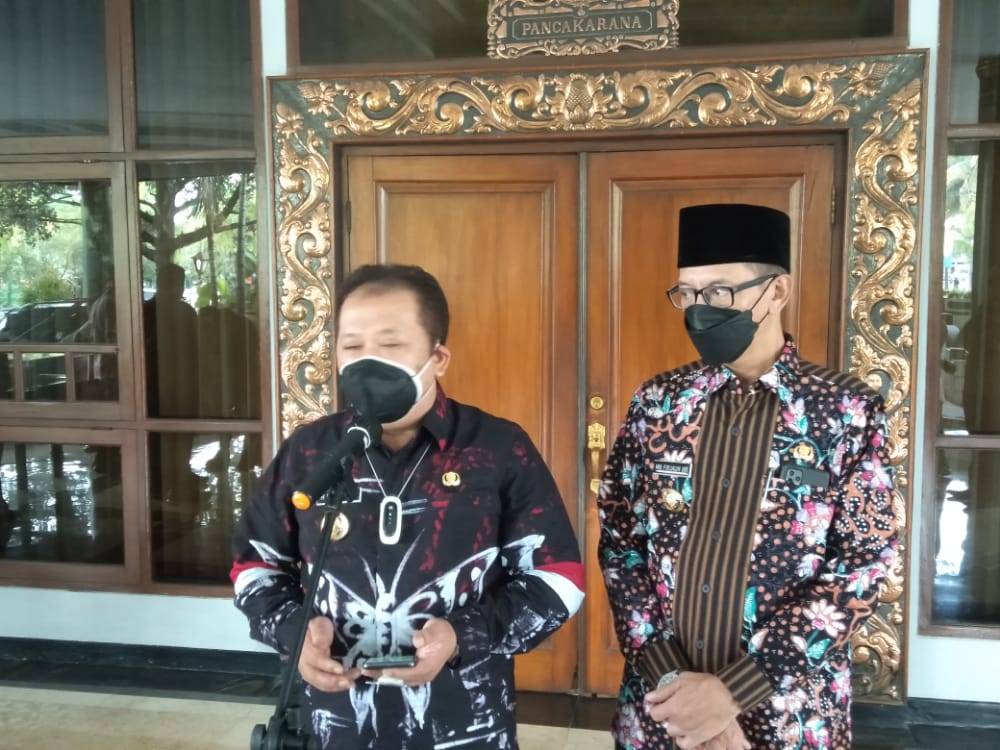 targetkan-vaksinasi-dosis-pertama-capai-50-persen-bupati-jember-kirim-surat-ke-menkes