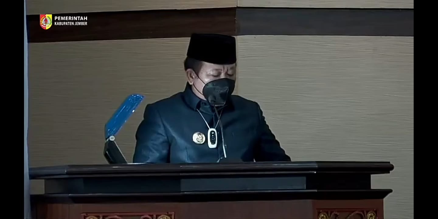 TANGGAPI PANDANGAN UMUM FRAKSI DI DPRD JEMBER SOAL AUDIT KERUGIAN NEGARA, BUPATI HENDY KOMITMEN SELESAIKAN DENGAN BPK