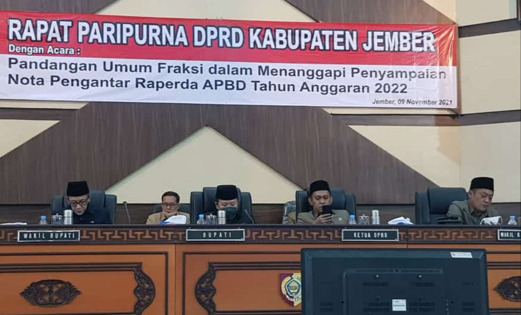 sejumlah-fraksi-di-dprd-jember-minta-kinerja-birokrat-pemkab-jember-lebih-gesit