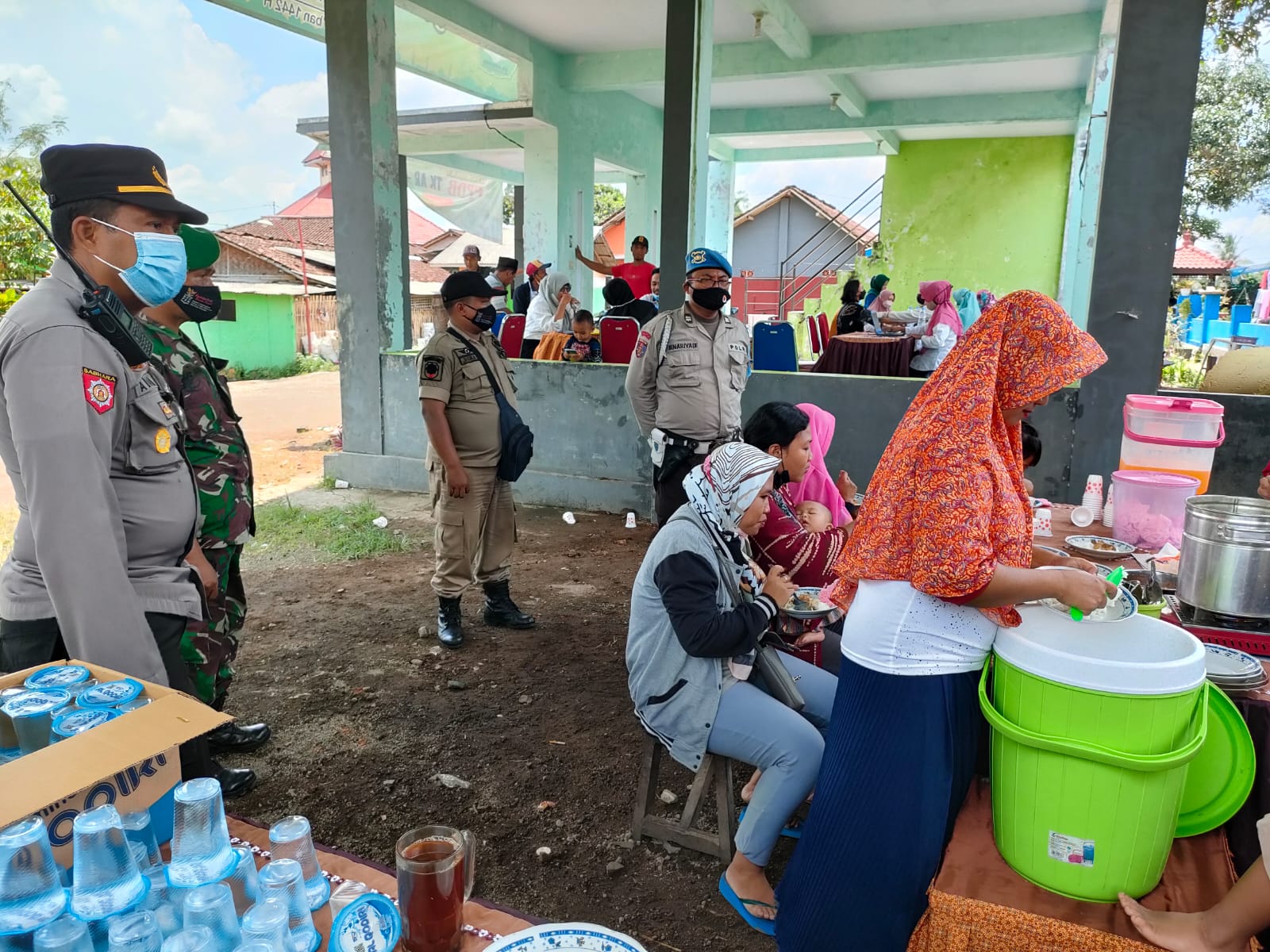 UNIK, MASYARAKAT YANG MAU DIVAKSIN DAPAT SEMANGKUK BAKSO KABUT DI DUSUN KRAJAN - ARJASA