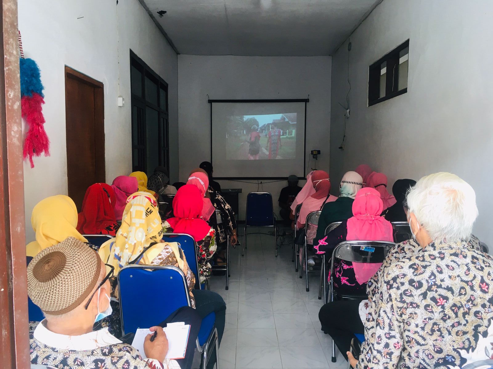 AWALI RANGKAIAN HARI ANTI KEKERASAN PEREMPUAN, KOMUNITAS TANOKER PUTAR FILM DOKUMENTER 