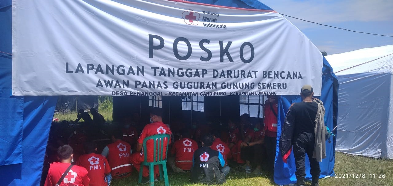 BANTU PEMULIHAN PASCA APG GUNUNG SEMERU, PMI JEMBER KIRIM RELAWAN BERTAHAP