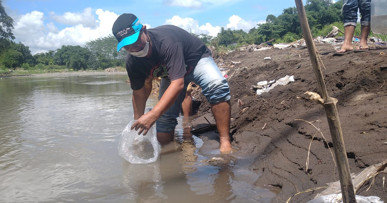 sampah-dan-illegal-fishing-jadi-permasalahan-utama-berkurangnya-populasi-ikan-di-sungai