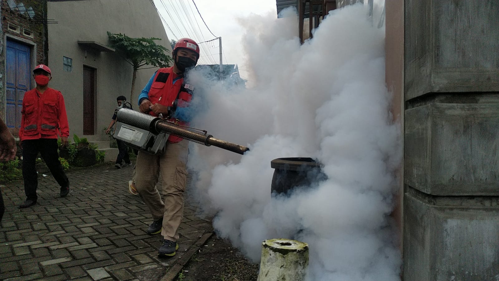 MUSIM HUJAN, WASPADAI DEMAM BERDARAH PADA ANAK