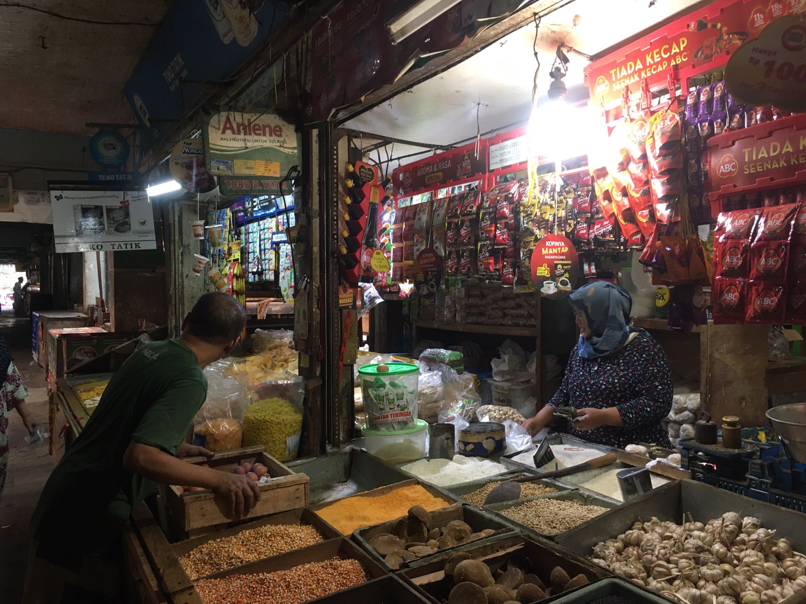 naiknya-harga-minyak-goreng-dan-tepung-berpengaruh-pada-produksi-kerupuk