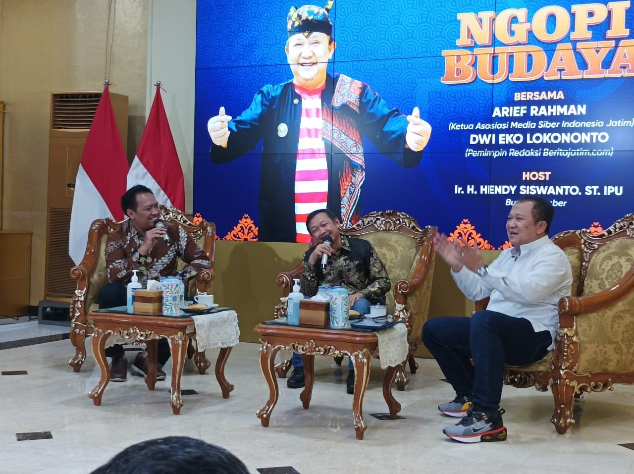 BUPATI JEMBER JADI KORBAN HOAX, SEMPAT DITEGUR GUBERNUR JATIM KARENA INFORMASI MEDSOS