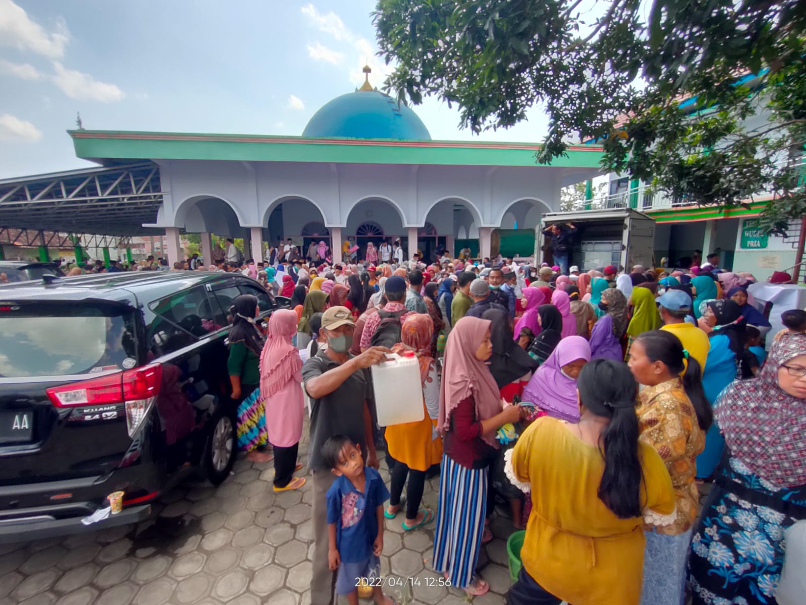 DISPERINDAG JEMBER SEDIAKAN 8 TON MINYAK GORENG CURAH BERSUBSIDI DI PASAR TANJUNG