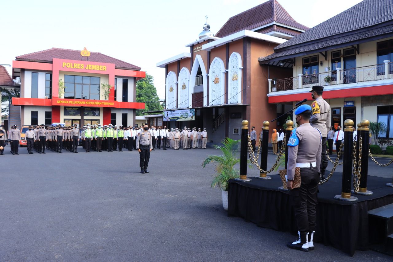 tak-banyak-selesaikan-perkara-polsek-jelbuk-dapat-bendera-hitam-dari-kapolres-jember