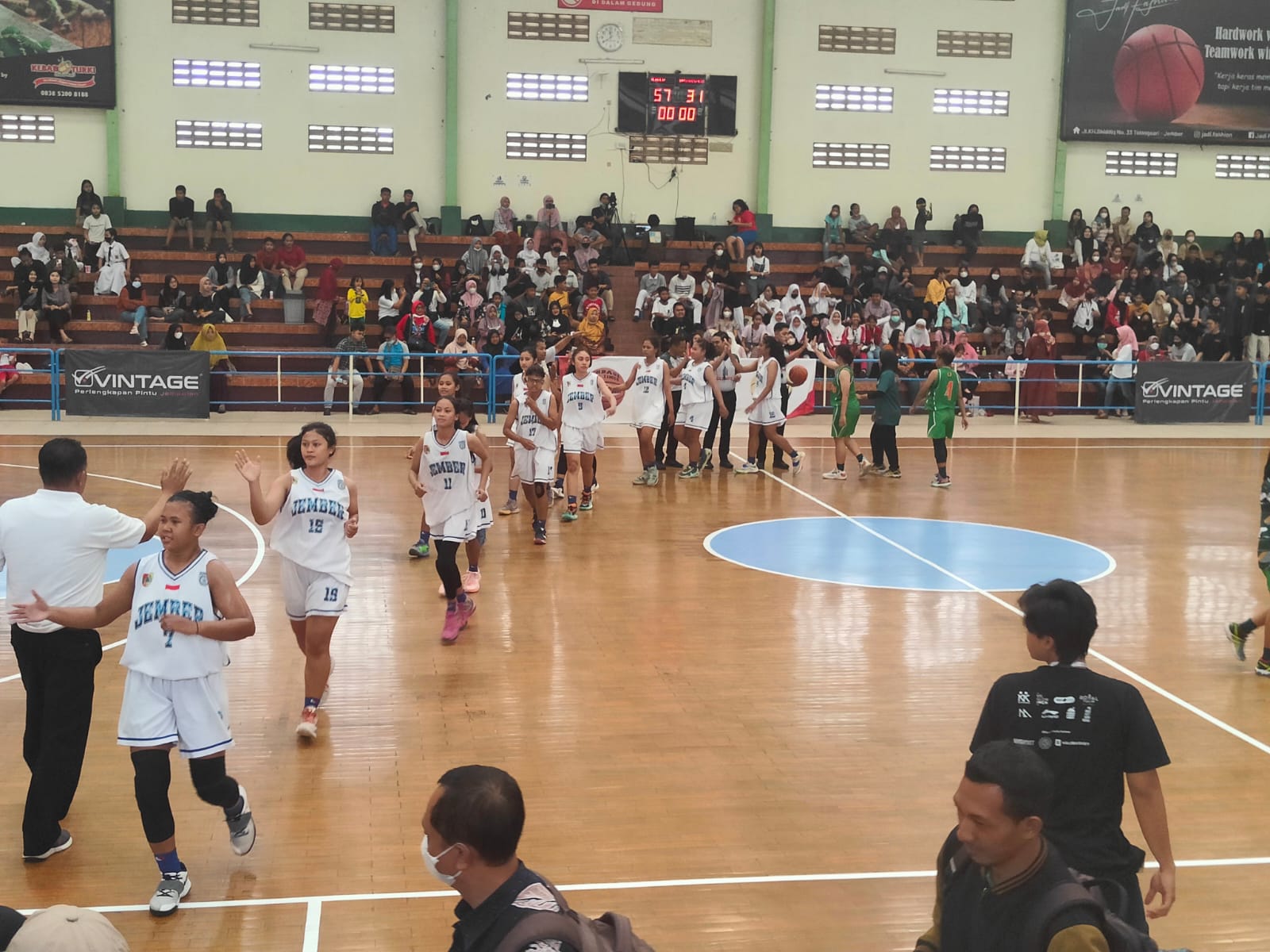 BABAK 8 BESAR DI DEPAN MATA, TIM BASKET PUTRI 5X5 JEMBER PERKUAT DEFEND