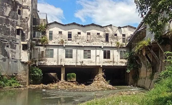 7 RUKO DI ATAS KALI JOMPO DIBONGKAR BESOK, SEBAGIAN JALAN SULTAN AGUNG DITUTUP