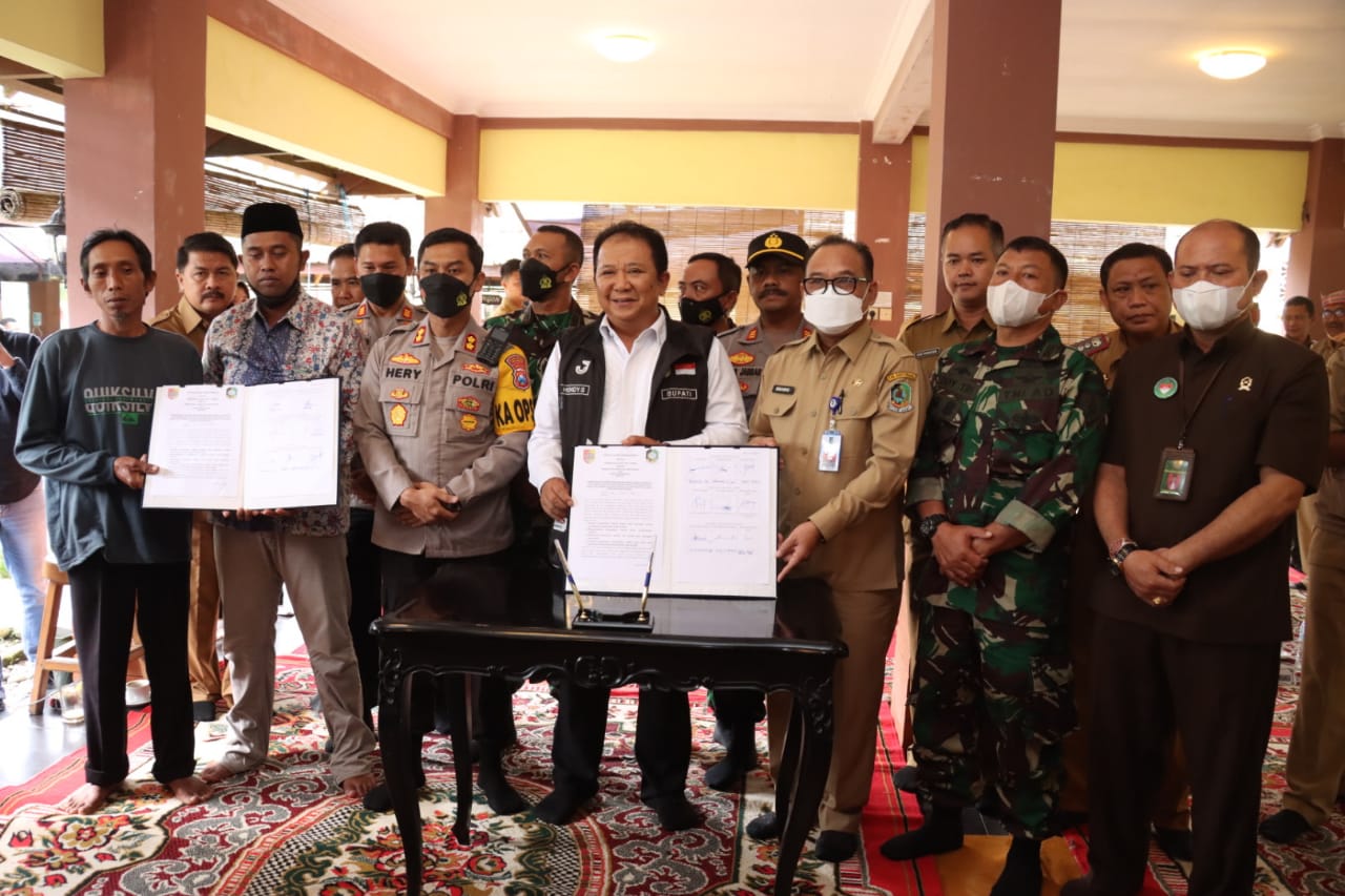 JAGA KONDUSIFITAS, FORKOPIMDA JEMBER DAN BANYUWANGI ADAKAN PERTEMUAN DI PERBATASAN 2 KABUPATEN