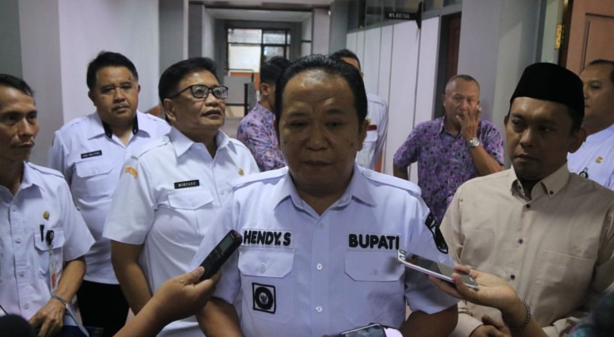 SERAHKAN DRAF KUA PPAS KE DPRD JEMBER, BUPATI HENDY PRIORITASKAN INFRASTRUKTUR DAN PEREKRUTAN NAKER PADA 2023