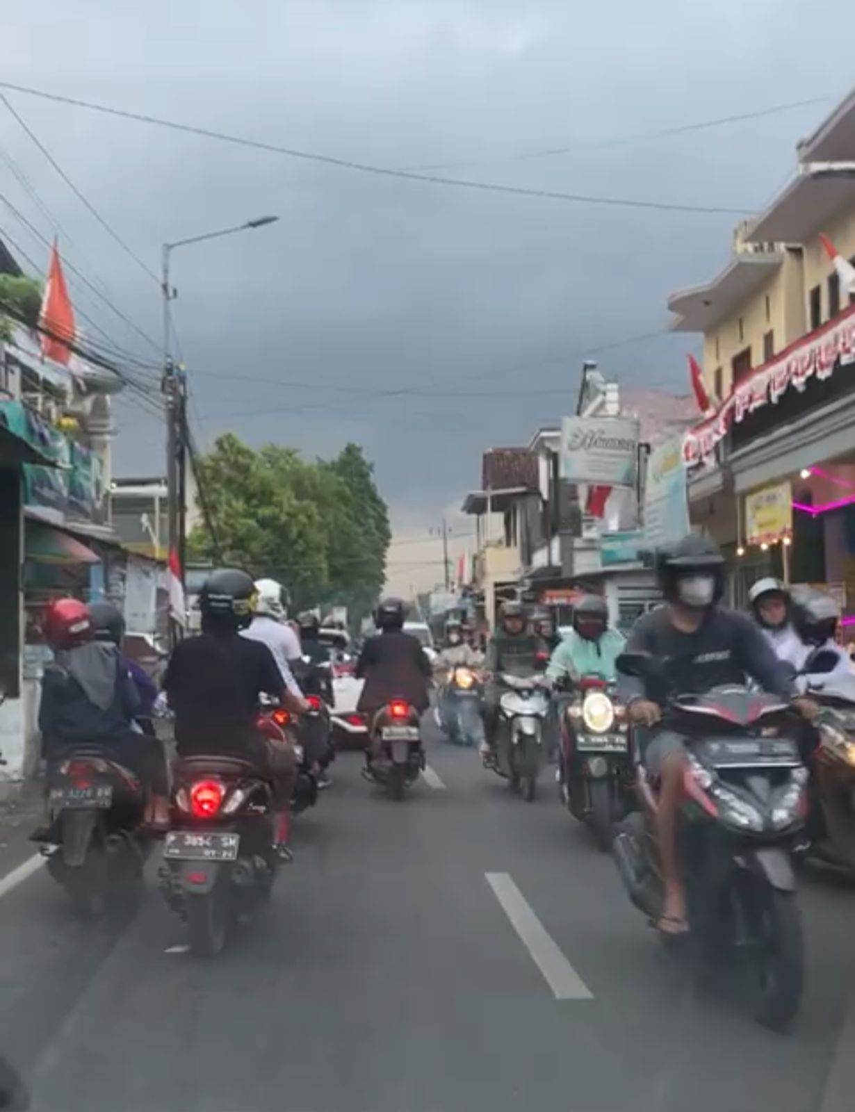 PARKIR SEMBARANGAN, MASALAH KLASIK YANG MENAMBAH PARAH KEMACETAN