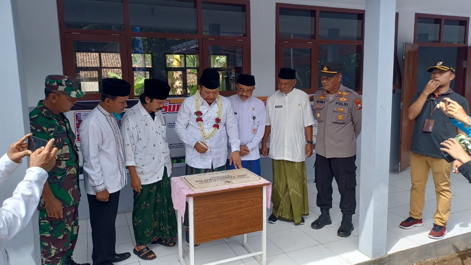 sd-jamintoro-3-direnovasi-pasca-ambruk-5-tahun-bupati-jember-minta-maaf