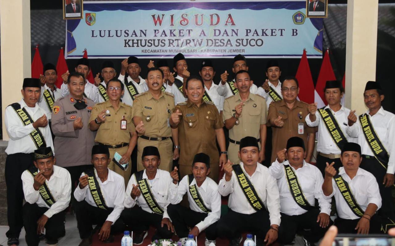 85 KETUA RT DAN RW DESA SUCO LULUS KEJAR PAKET, BUPATI JEMBER MINTA JADI ROLE MODEL DESA LAIN