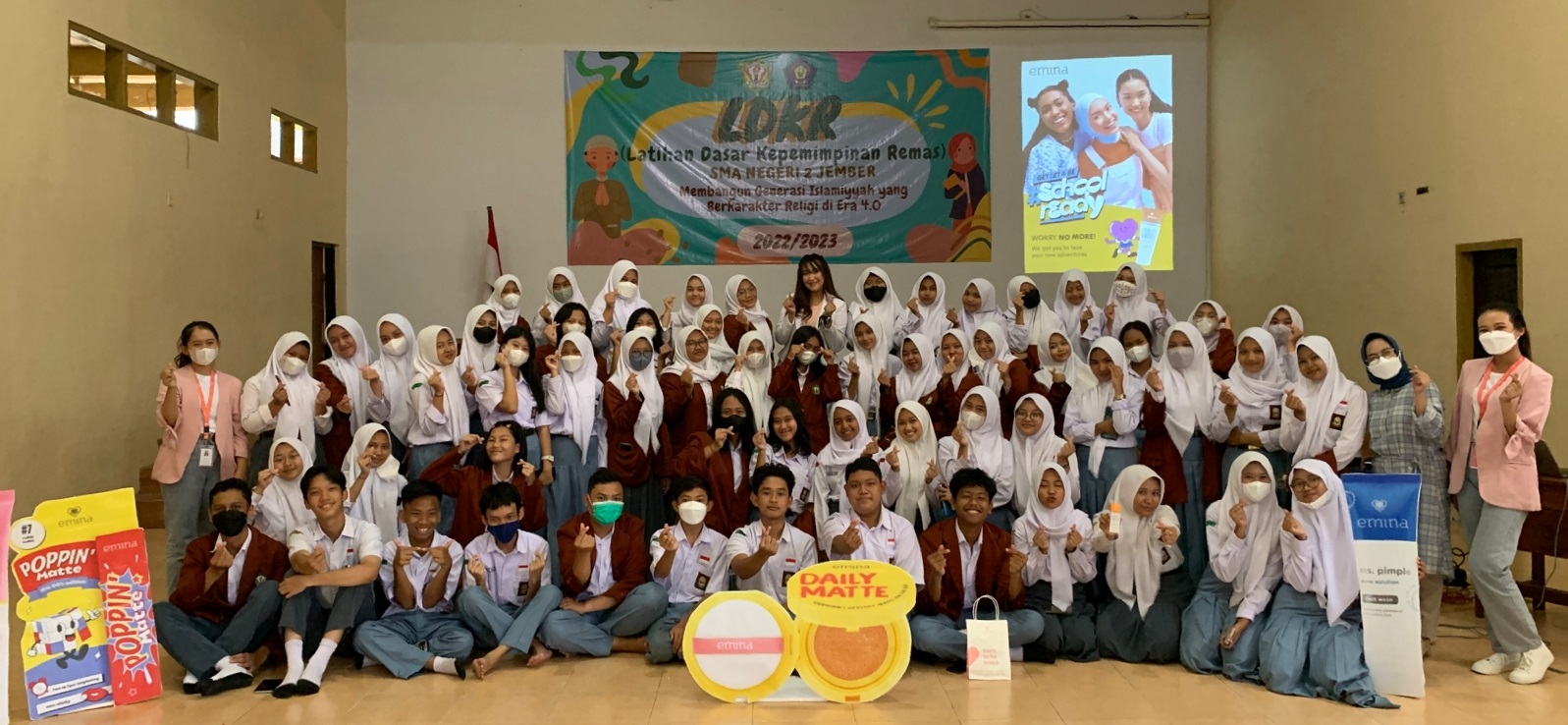 workshop-emina-beri-edukasi-seputar-jerawat-sasar-para-siswa-sma-di-jember